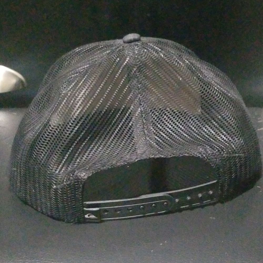Quicksilver snapback hat - Picture 2 of 2